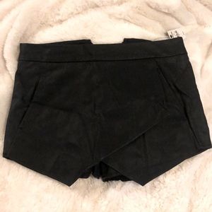 Express pleather SKORT size 0. NWT